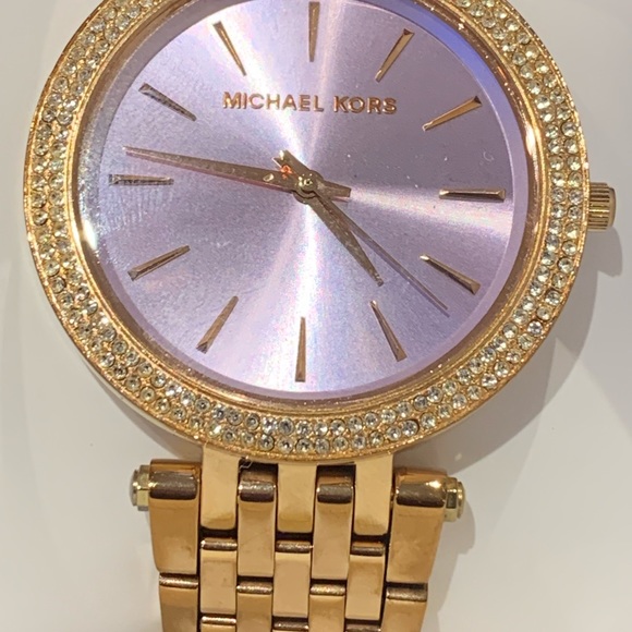 Gorgeous MK watch in Rose Gold Colour - Picture 3 of 6